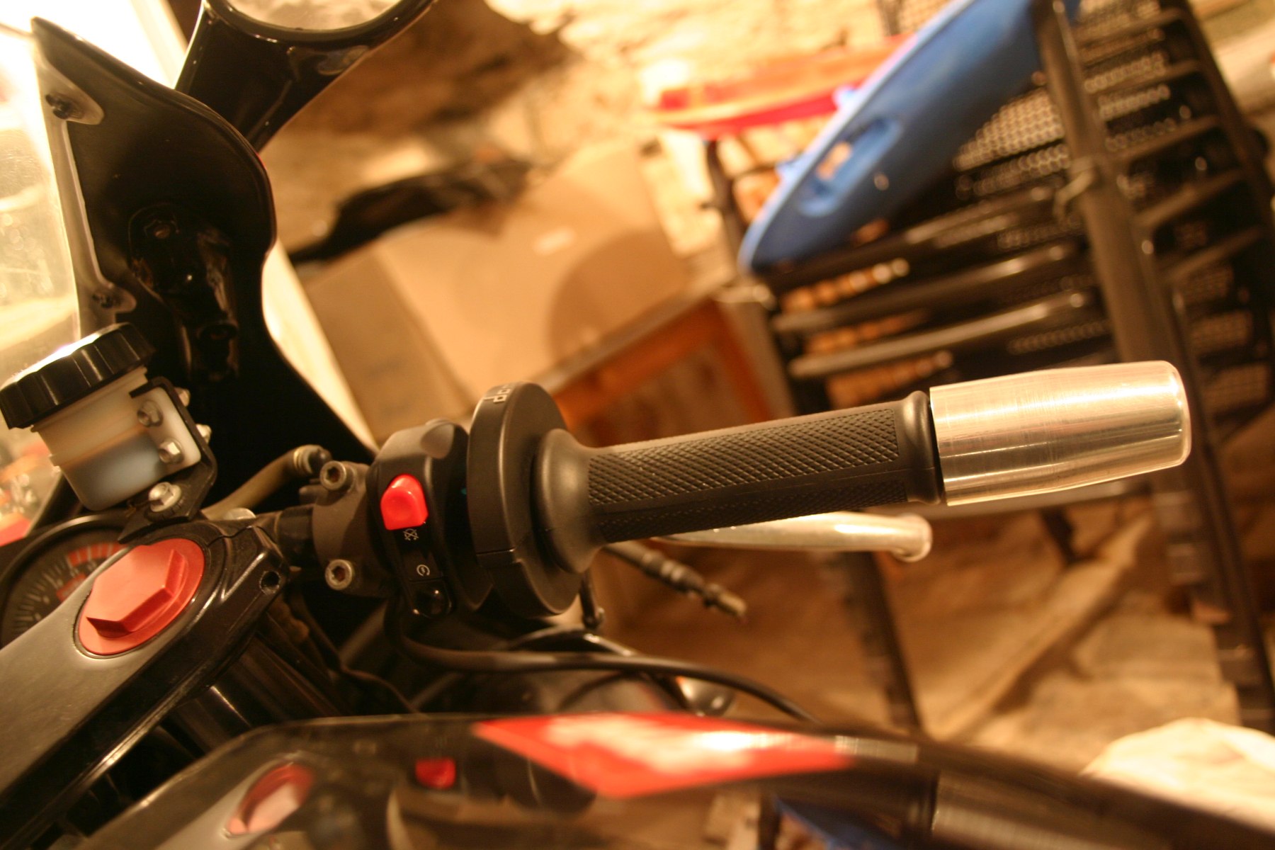 Einbau Domino Kurzhubgasgriff (Aprilia RS 125 2T)