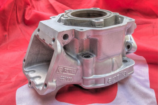 thumbnail interactive-video image 1 of Aprilia RS125 Exhaust Gasket 1992-2013 – Rotax 122 / Rotax 123 – 2-Bolt Grey Non-Asbestos 1 of 3