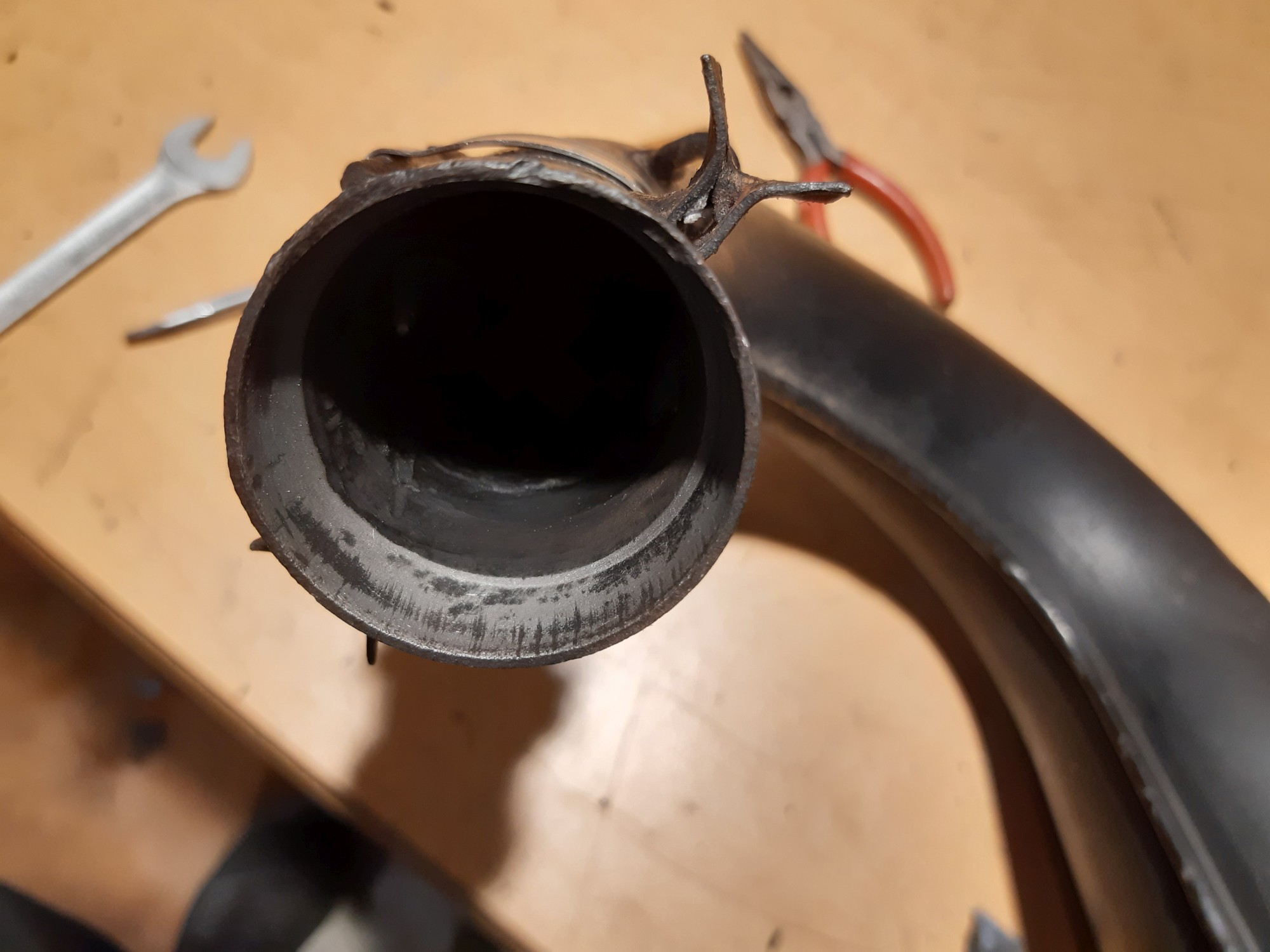 Sealing the exhaust flange (Aprilia RS 125)